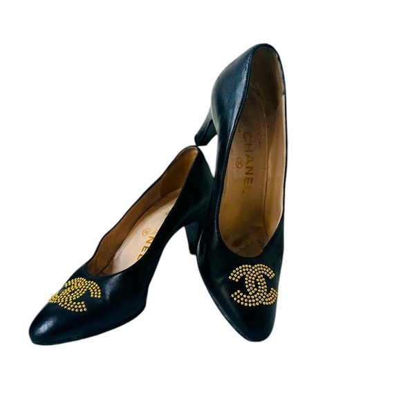 CHANEL VINTAGE CLASSIC LEATHER HEEL - Picture 2 of 7